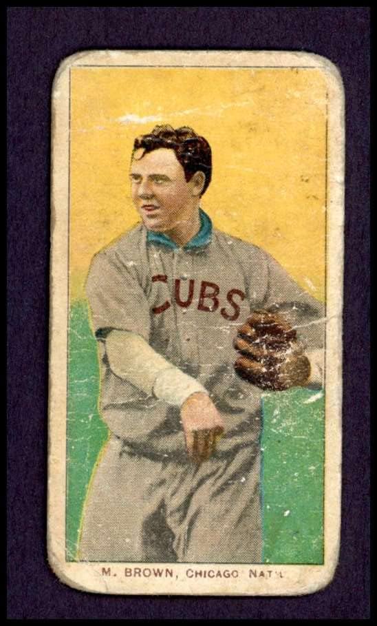1909 T206 КЪБС Мардохей Браун Чикаго Къбс (Бейзболна картичка) (Къбс на ризата) на БЕДНИТЕ Къбс