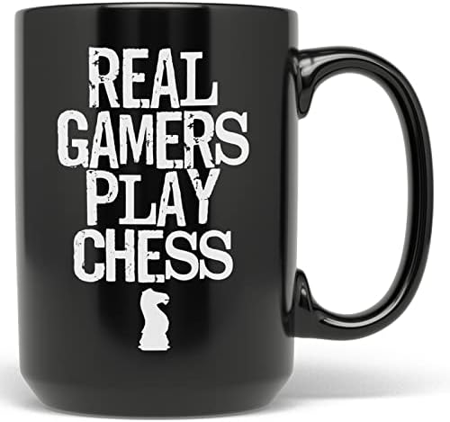 PixiDoodle Истинските геймъри Играят В шах - игра Geek Distressed Coffee Mug (15 унция, черен)
